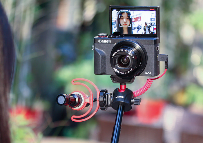 Top Vlogging Tripods for Content Creators in 2023